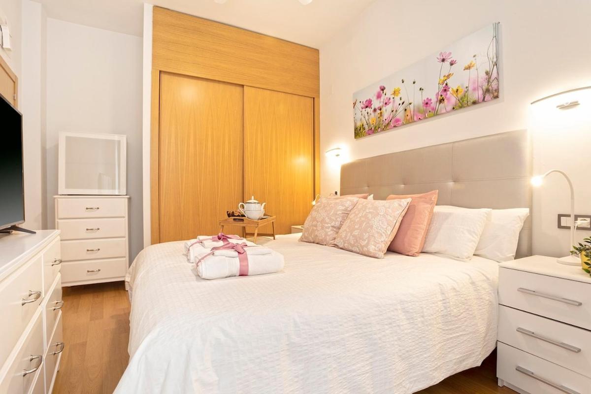 -malagasunapts- Huge&central * Pool* Freepark* Apartment