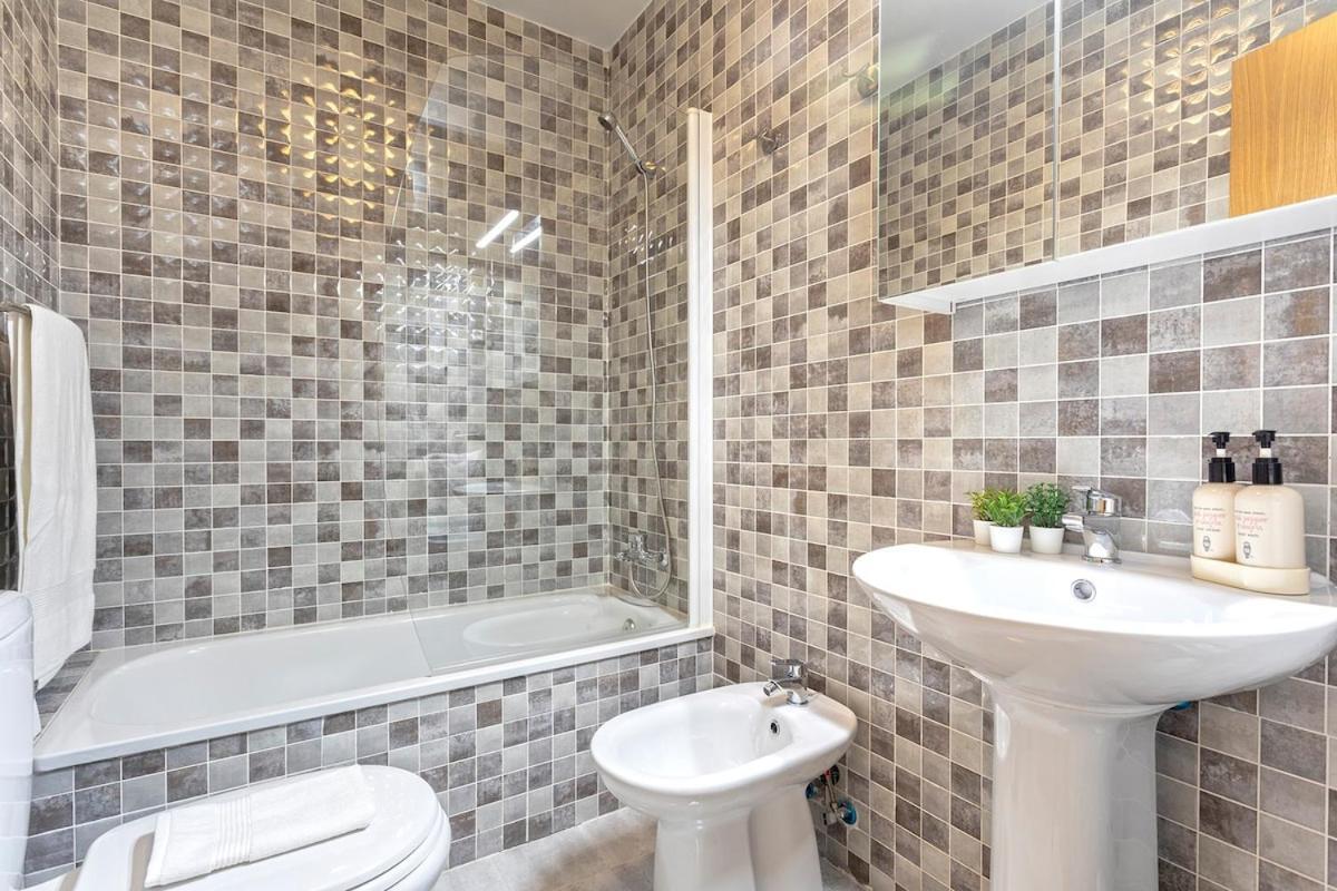 Apartment -malagasunapts- Huge&central * Pool* Freepark* *